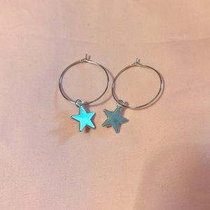 Silver hoop star earrings!⭐️